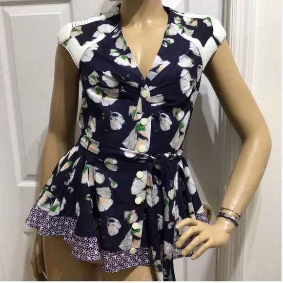 BYRON LARS BEAUTY MARK SIZE 4 NAVY BLUE FLORAL TOP WITH PEPLUM - Picture 2 of 8